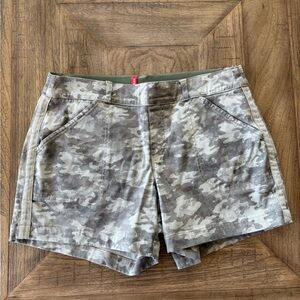 SPANX Gray Camouflage Women's Twill Shorts Size Large